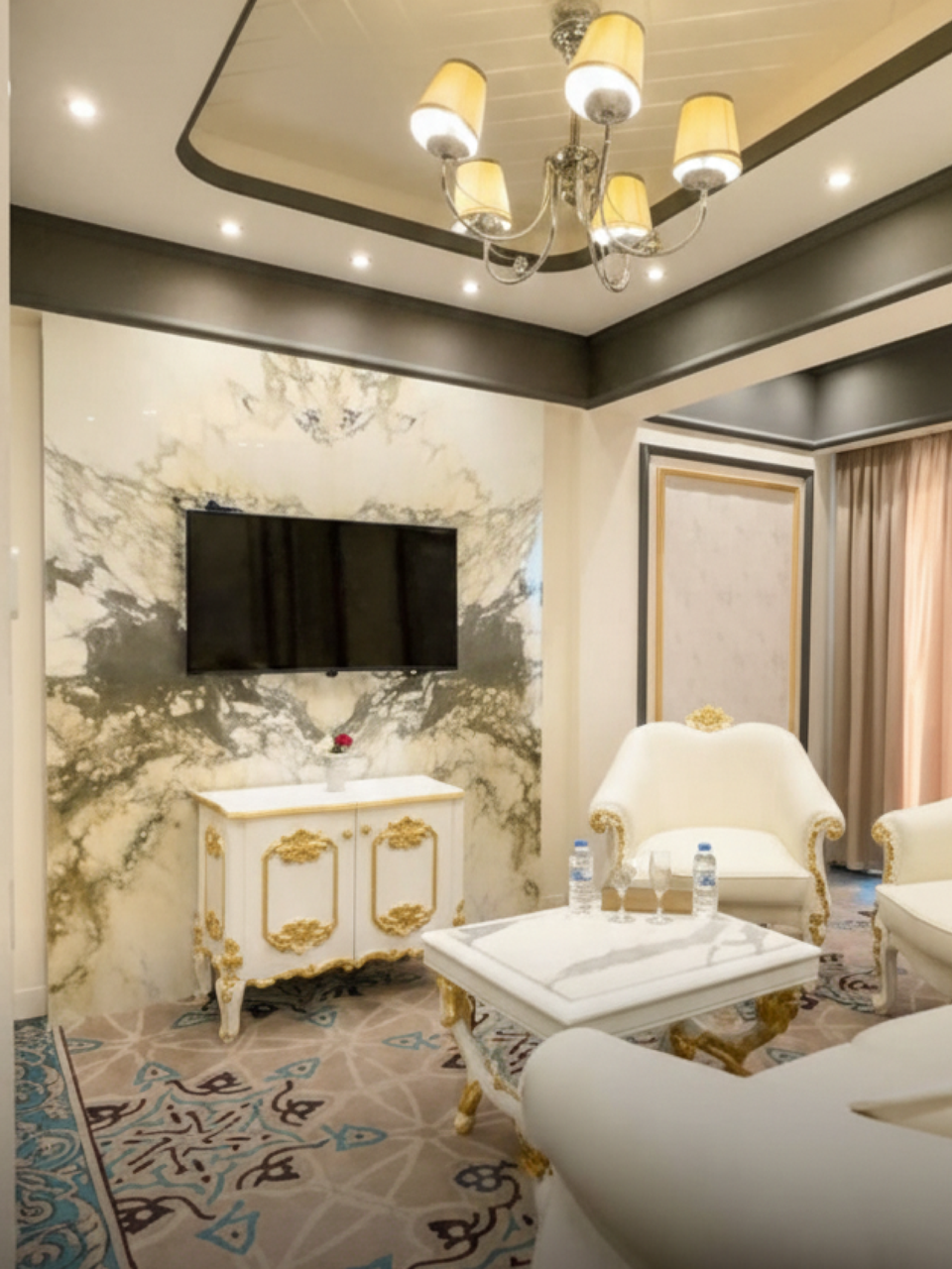 فندق القيصر بالاس