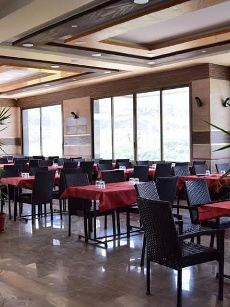 مطعم زهرة الروضة