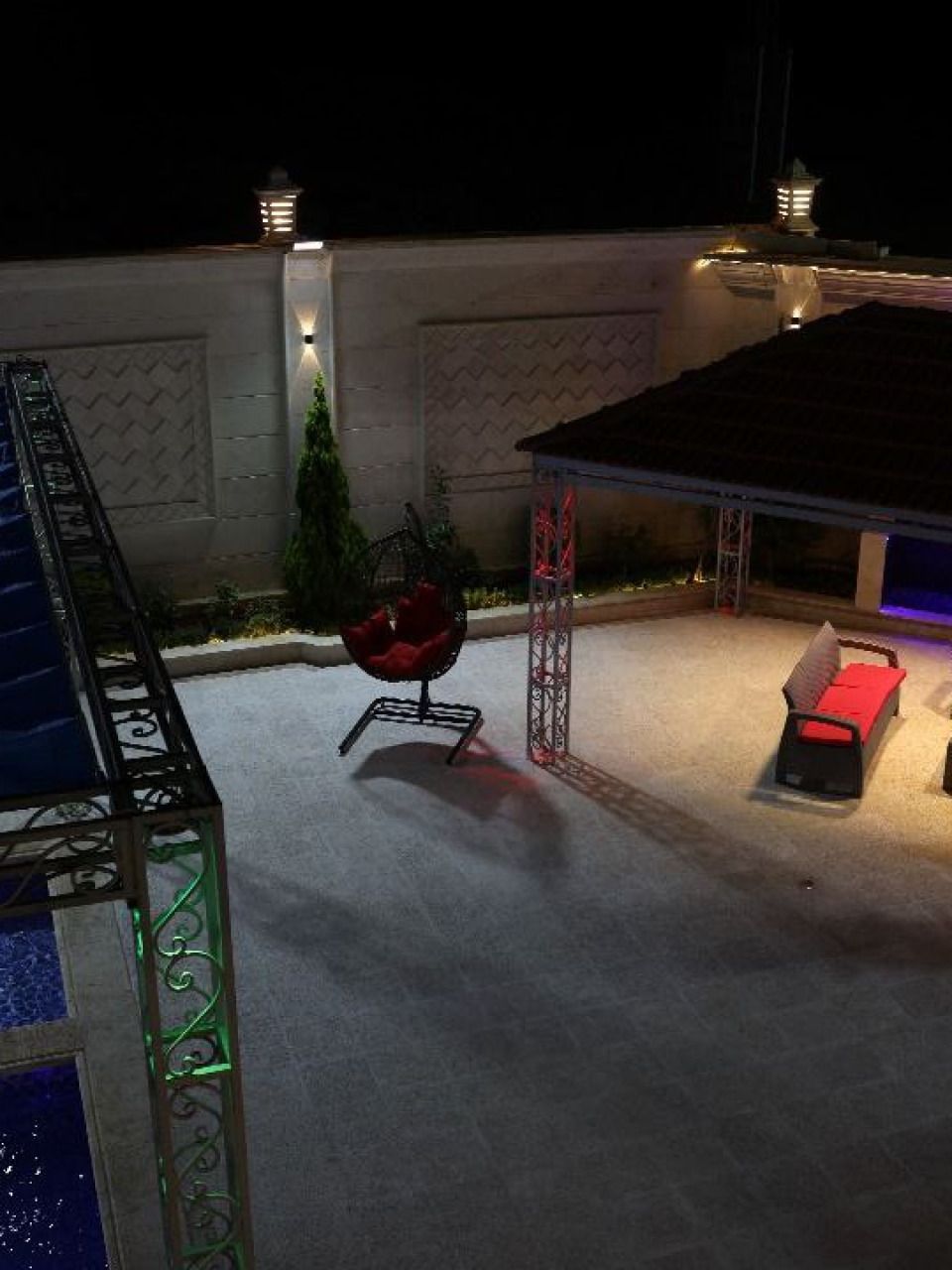 مجمع القرية البيضاء