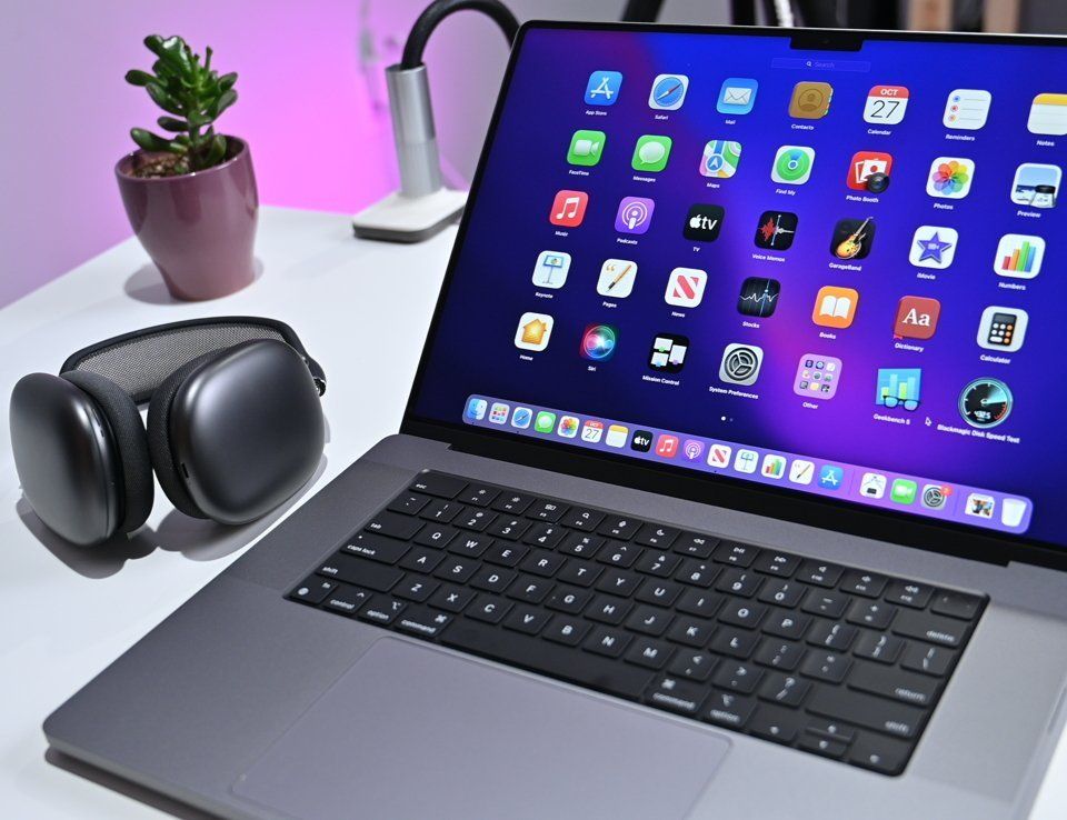 2024 Apple MacBook Pro 16”, M4 Max Processor, 48GB RAM, 1TB SSD