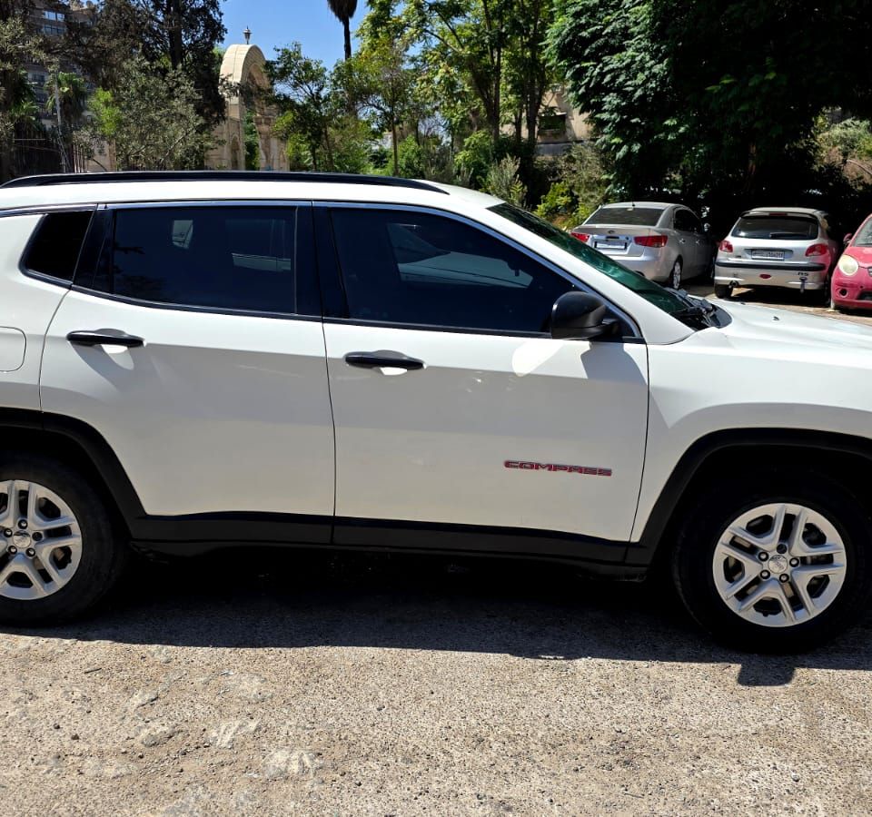 تأجير سيارات يومية (جيب كومباس)