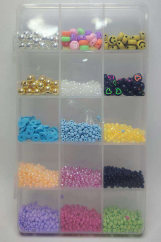 خرز زجاجي بصندوق منظم 