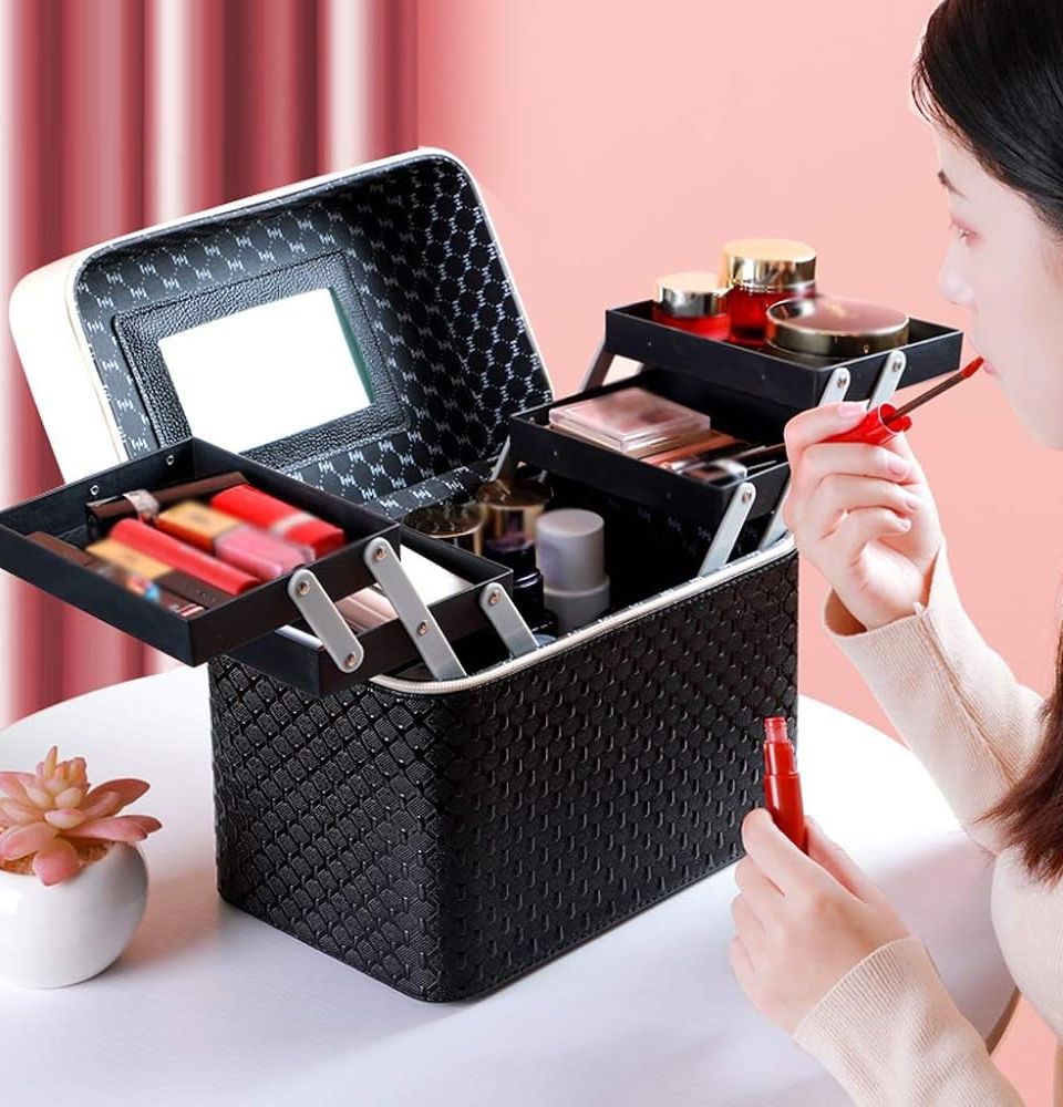 صندوق مكياج مع مرآة
