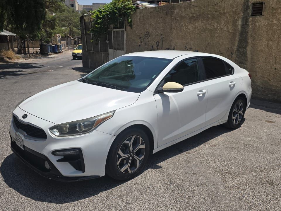  تأجير سيارات يومية  (كيا فورتي )