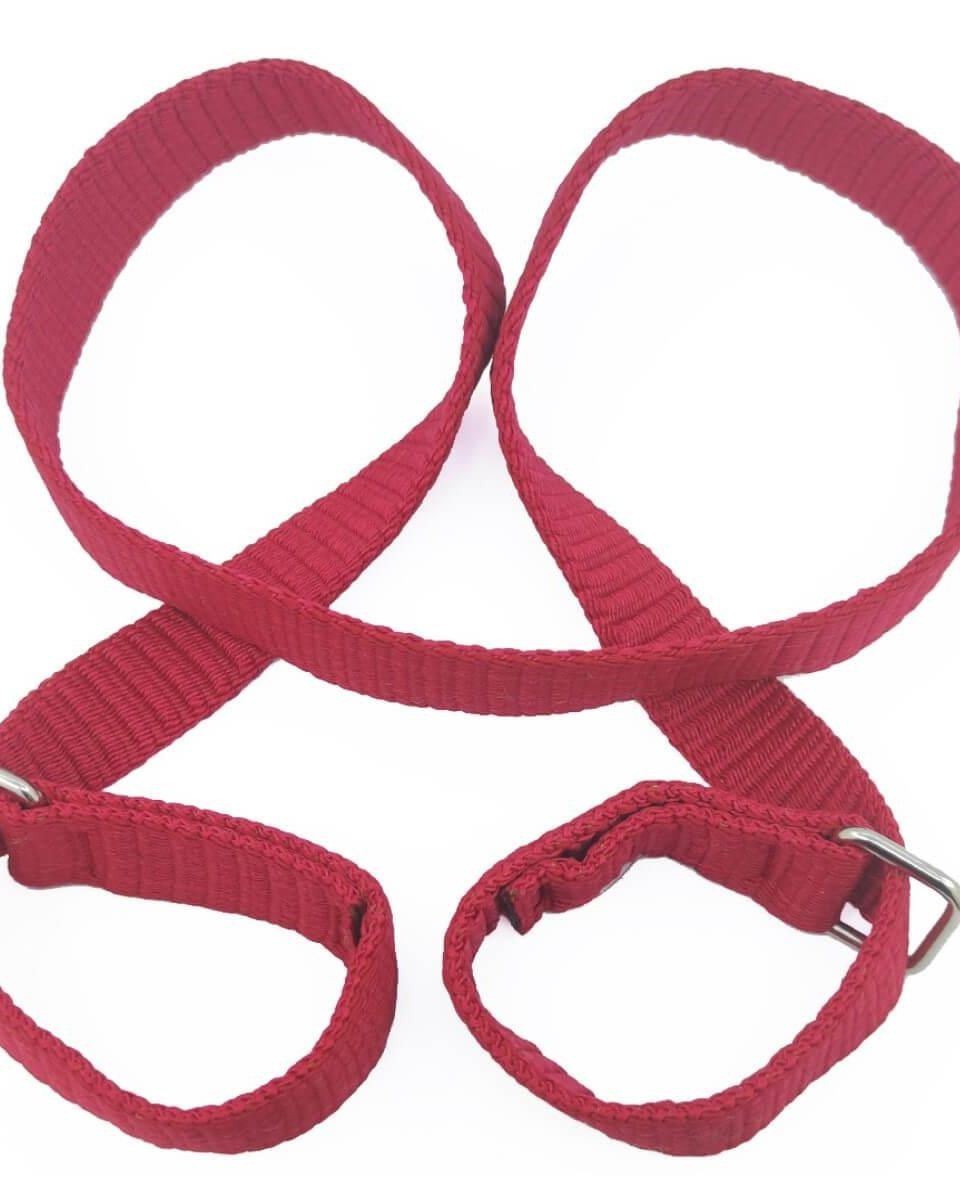 حبل سحب العجل باللون الأحمر